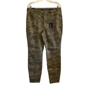 Needle & Cloth Cammo Ankle Pants. NWT Size 14